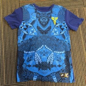 Nike Kobe Bryant Black Mamba Gene Print AOP Rare T-Shirt Men's Size Medium Blue